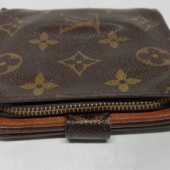 Louis Vuitton Brown Monogram Wallet - Picture 5 of 16